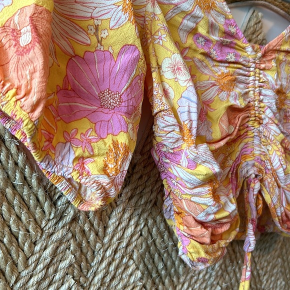 V-neck Cropped Drawstring front blouse - Picture 4 of 4